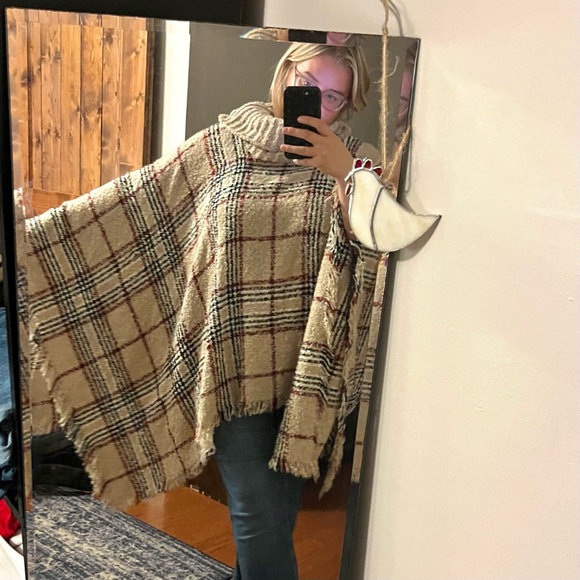 Oversized Plaid Turtleneck Poncho - Picture 3 of 5